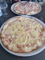 Pizzeria Le Moulin food