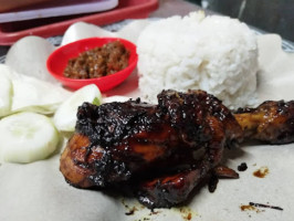 Aristaka Ayam Bakar Goreng food