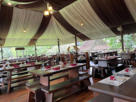 Adventure Orang Utan Resto food