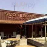 Scoreboard Pub Grille Dentro