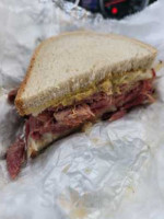 Larry's Deli food