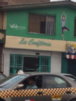 La Confiteria outside