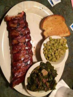 Oakwood Express Smokehouse Grill food