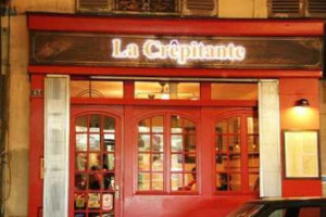 La Crepitante outside