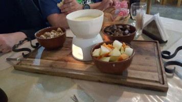 La Fondue de la Familia food