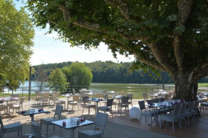 Les Terrasses du Lac food