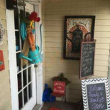 Lulu's Tea Room Dentro