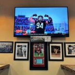Auggie's Draft Room Dentro