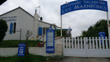 Les Marnières food