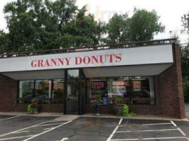 Granny Donuts outside