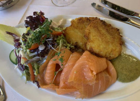 Doctor-Weinstuben Hotel food