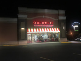 Oberweis Ice Cream And Dairy Store outside