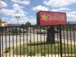 Carl's Jr. outside