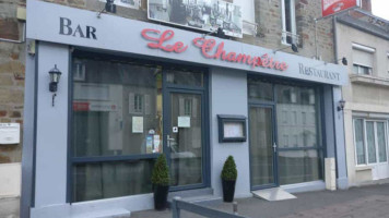 Le Champetre outside