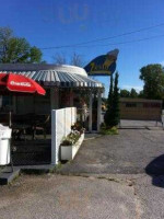 Zesto Drive-in outside