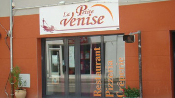 La Petite Venise inside