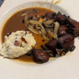 Buglin' Bull Cibo