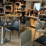 Saint-vout Cafe Oenotheque Fromagerie Et Produits Du Terroir food