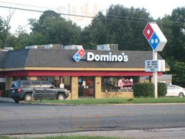 Domino's Pizza outside