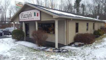 Fazios Pizzeria outside