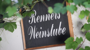 Julius Renner Weingut und Weinkellerei food