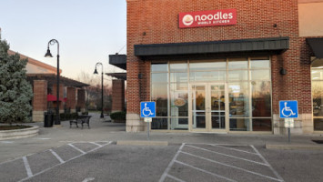 Noodles Company outside