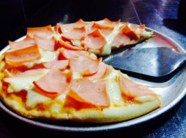 Pizza Parrilla food