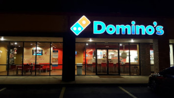 Domino's Pizza outside