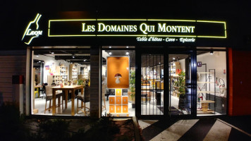 Les Domaines Qui Montent inside