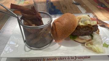 Les Barbouzes food