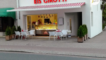 Eis Girotti inside