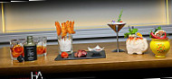 8 Canes Cocktail food