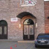 Leo's Asian Bistro outside