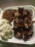 Drake's Bbq food