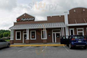 Pizza Hut outside