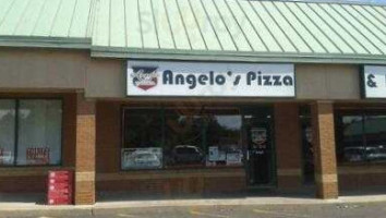 Angelo's Pizza outside