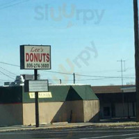 Lee's Donuts food