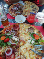 Olisa Pizzas food