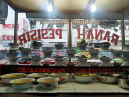 Rumah Makan Ranah Pesisir food