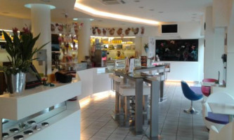 Eiscafe Cortina inside