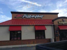 Pizza Hut outside