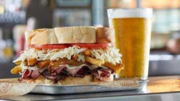 Primanti Bros. Restaurant And Bar Waterfront food