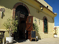 Esenia Tea-shop outside