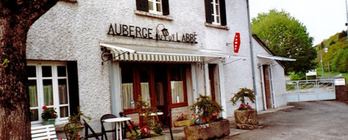 Auberge Du Puy L'abbé outside