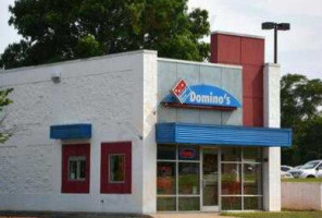 Domino's Pizza outside