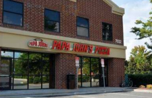 Papa John's Pizza outside