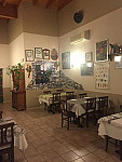 Pizzeria Il Pappagallo inside