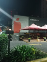 Applebee's Zona Viva outside