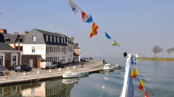 Hotel du Port et des Bains food