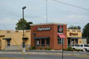 Pizza Hut outside